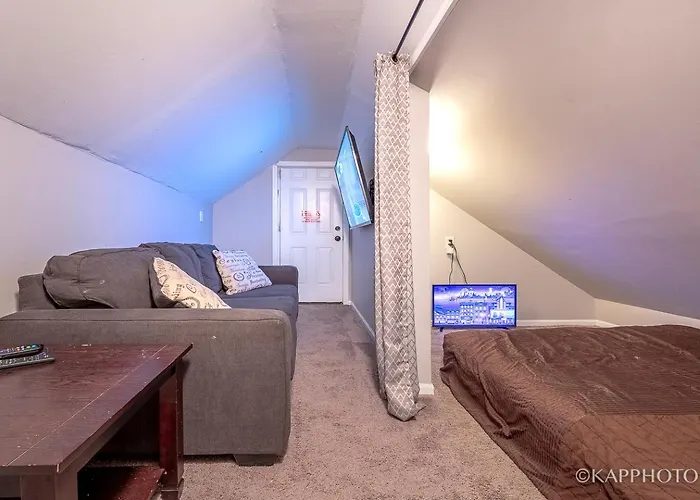Apartment Entire Private Apartment, Near Downtown - Free Parking Chicago